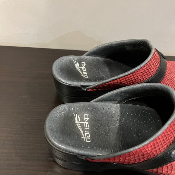 Dansko Shandi Snakeskin Tassel Red Leather Clog Size EU 36 US 5.5-6 - Picture 2 of 9